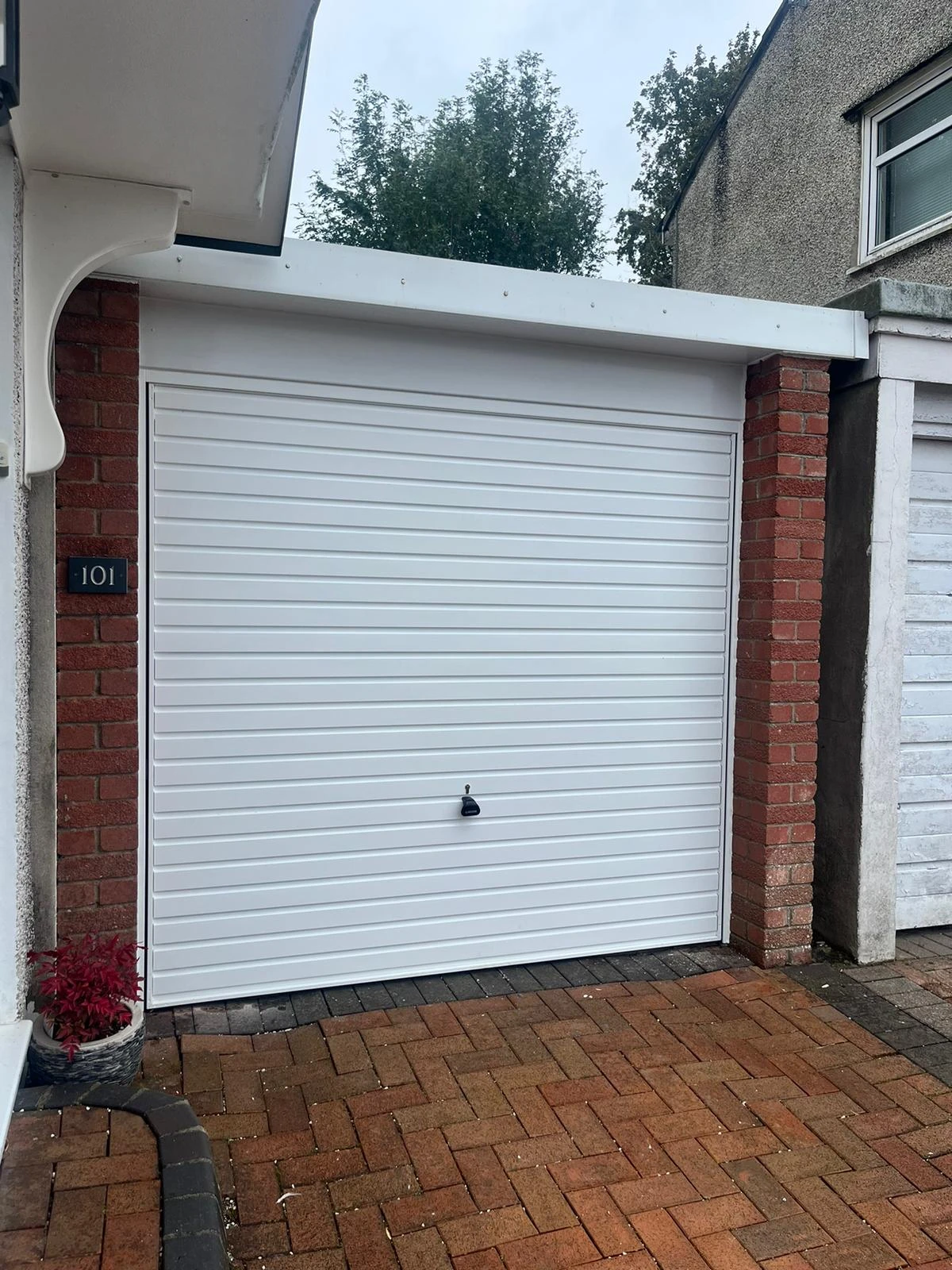 Should Both Garage Door Sensors Be Green?